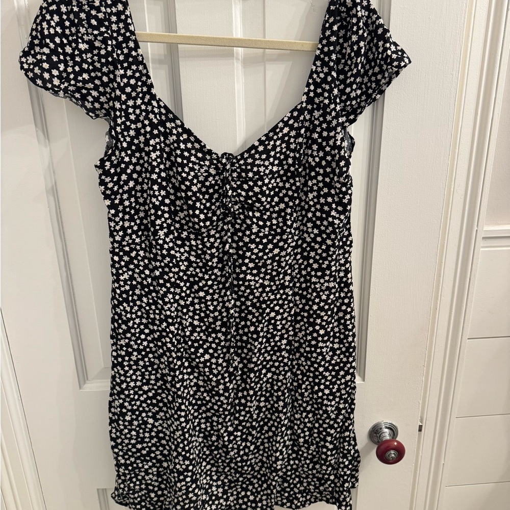 American Eagle Outfitters Black Top with White Floral Design